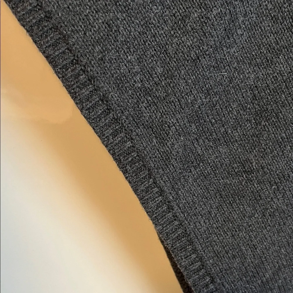MICHAEL KORS NWOT Charcoal Grey Knit Poncho Sweater Scarf, Size M - Picture 4 of 10